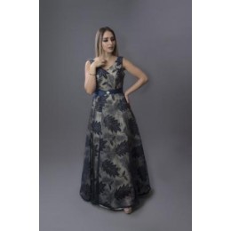 فستان طويل بلا أكتاف مشجر